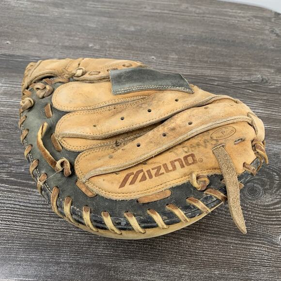 Mizuno MFR C022 Max Flex Professional Model Pro Scoop RHT Catcher's Glove Mitt - Picture 5 of 9